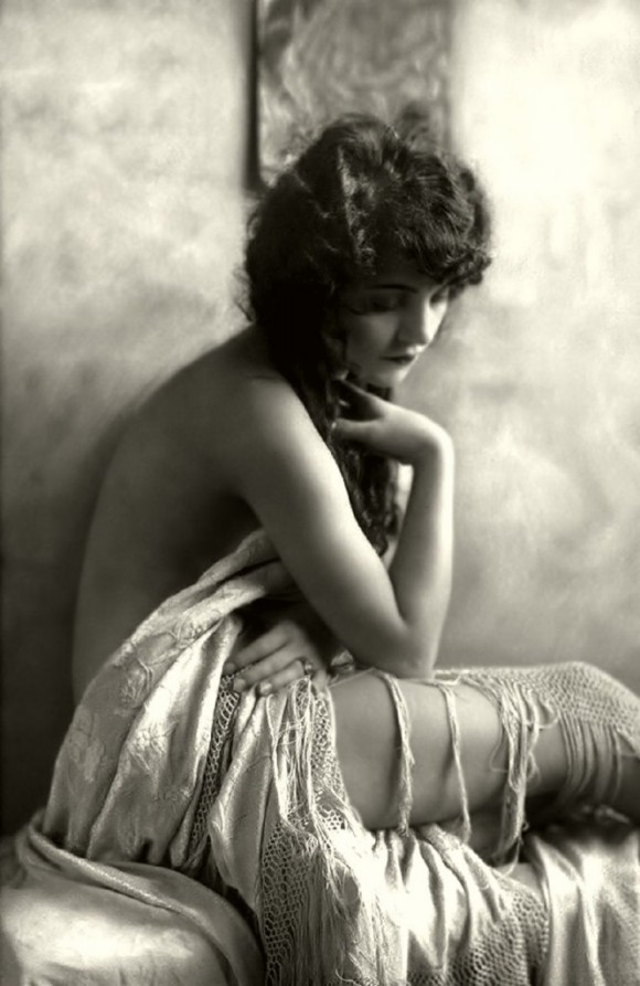 ziegfield-girl-1-665x1024