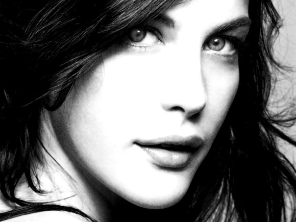 Liv-Tyler-lord-of-the-rings-3060017-1024-768
