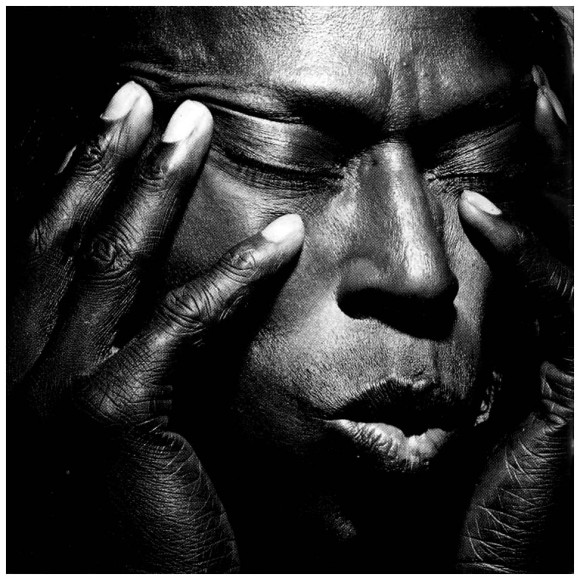 miles-davis-tutu-interior-frontal-photo-irving-penn-1986