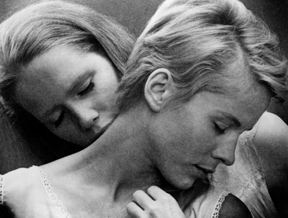 persona-1966-002-liv-ullmann-bibi-andersson-close-up-00n-e6e