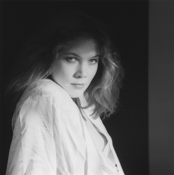 kathleen-turner-1982-gelatin-silver-print-photographed-by-robert-mapplethorpe